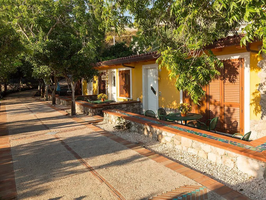 Medea Residence Taormina 2*,